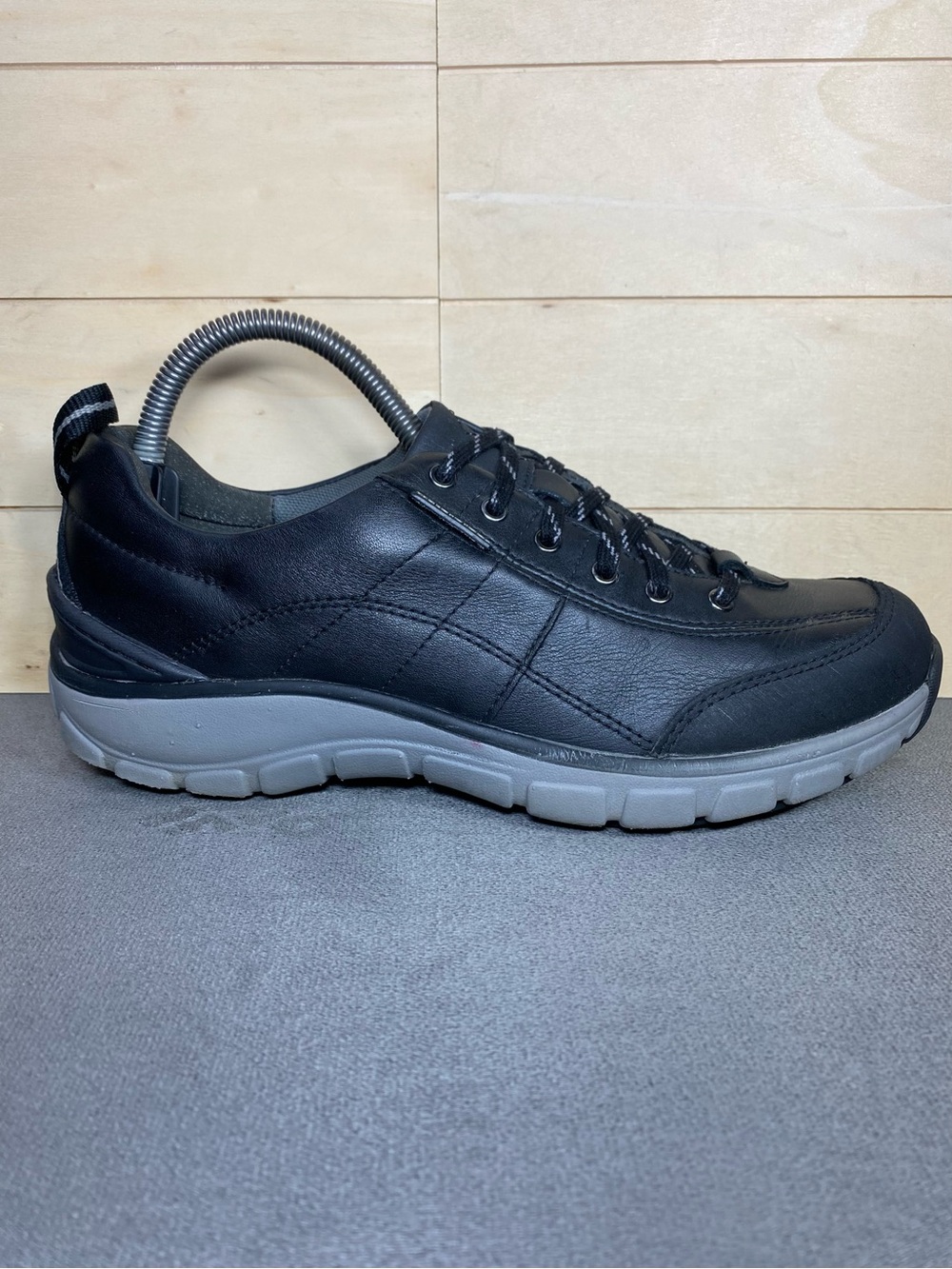 Clarks Wave Walk Waterproof Sneakers Women's Size 8.5 Shoes M Black Leather